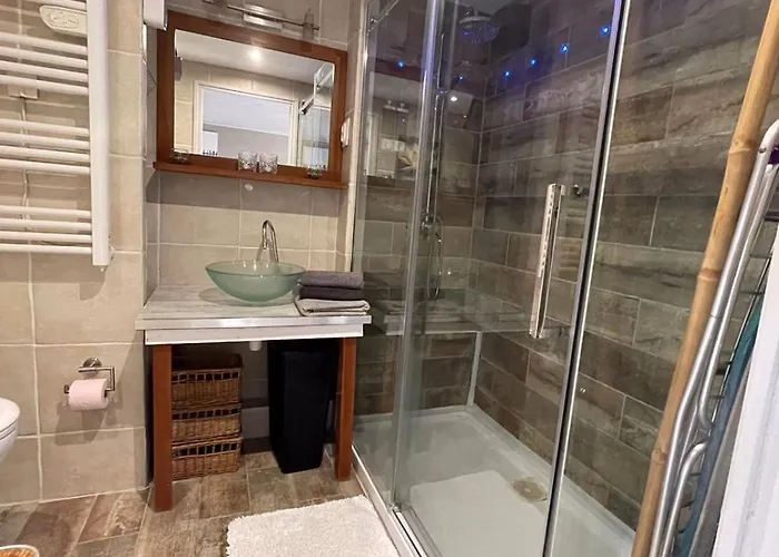 Luxurious In 450 M Of The Sea